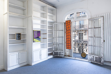 Wsch&oacute;d - © Paris Internationale