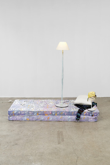 Anne Bourse
*Chaque après-midi je me demande ce que tu fais ce soir quand le jour est presque fini*, 2019
Ink, silk dye, ballpoint pen, water marker, acrylic paint, digital print, silk, acrylic velvet fabric, foam, pillow, lampshades
190 × 90 × 170 cm - © &copy; Aur&eacute;lien Mole, Paris Internationale