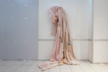 M&eacute;fie toi du vent l&eacute;ger - © Paris Internationale