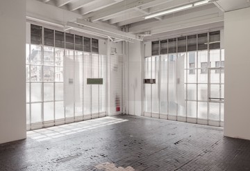 Lorenza Longhi
Untitled (Particuliere 505 Pavillion), 2021
Collages, plexiglass, aluminium, rivets (13 x 33 x 1,5 cm each) installed on mobile pavilion (Variable dimension) magnets, plastic panels, magnets, ropes, cable ties, rivets
Exhibition view, FOTOROMANZA at Le Commun, Geneva, 2021
Courtesy of Giada Olivotto & Camilla Paolino for one gee in fog.
Photo: Massimiliano Rossetto - © Paris Internationale