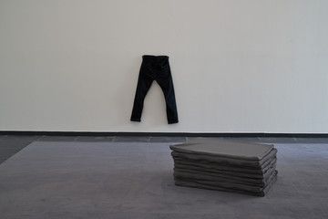 3 Night Cartographies, 3 cotton covers, heat, obscurity, metallic structure, dimensions variable - © Image courtesy of the artist and Grey Noise, Dubai, Paris Internationale