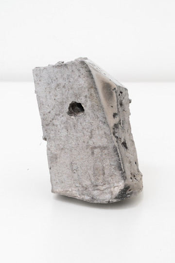 Lateral Thinking -I dream, I fly in the sky. The stars, the tears, do not flow. - © Paris Internationale