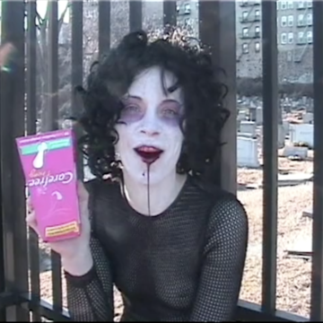 Alex Bag
Untitled (Coven Services), 2004
video
14:40 min - © Paris Internationale