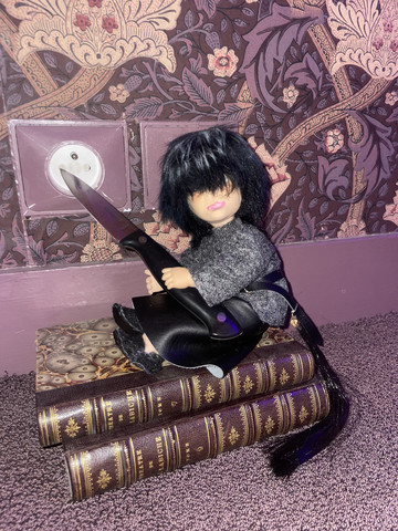 Untitled (Margiela Suicide Doll) - © Paris Internationale