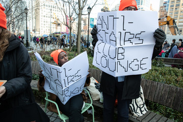 Shannon Finnegan, *Anti-Stairs Club Lounge*, 2019 - © Paris Internationale