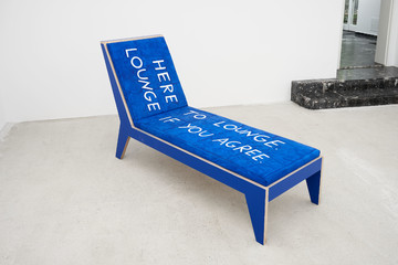 Do you want us here or not (MMK) - Chaise lounge 1 - © Paris Internationale