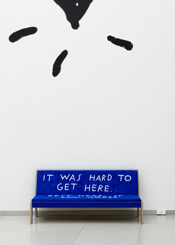 Shannon Finnegan, *Crip Time*, installation view, MMK, Frankfurt, 2021 - © Paris Internationale