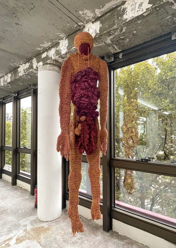 Maria Abaddon Peruvian contemporary artist presents soft sculptures and textile pieces with Ginsberg Gallery at Paris Internationale - © Courtesy Ginsberg Gallery, Paris Internationale