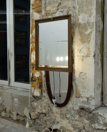 Brown Mirror - © Courtesy of the artist and Good Weather, North Little Rock/Chicago, Paris Internationale