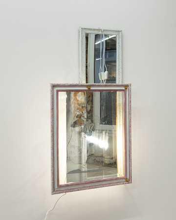 Pink Mirror - © Courtesy of the artist and Good Weather, North Little Rock/Chicago, Paris Internationale