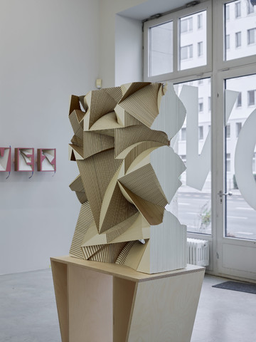 Three Dimensional Poster With 20 Whole Arrows - © Paris Internationale