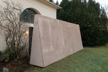 Schiefe Z&auml;hne - © Paris Internationale