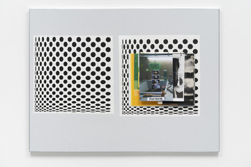 Richard Sides *2 x Bridget Riley-style Op Art & FLAT EARTH*, 2022 - © Courtesy: The Artist and Schiefe Z&auml;hne, Berlin
Photo: @bq_foto, Paris Internationale