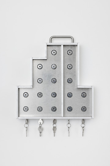 Irina Lotarevich, *Housing Anxiety 4*, 2022, aluminium, stainless steel, locks and keys, 39 x 37 x 7 cm - © Paris Internationale