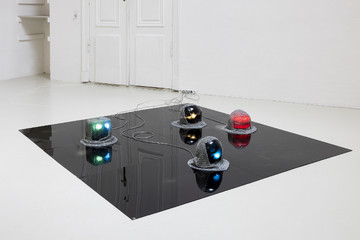 Louis Scherfig, Sightseers, 2023. Installation view - © Paris Internationale