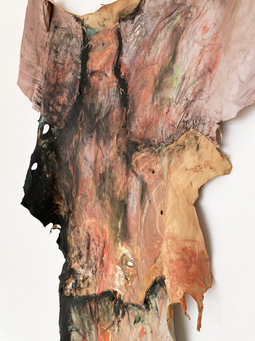 "Es kokelte noch, als half orphan Ralph sich l&auml;ngst verkr&uuml;melt hatte", 2023 - © Paris Internationale