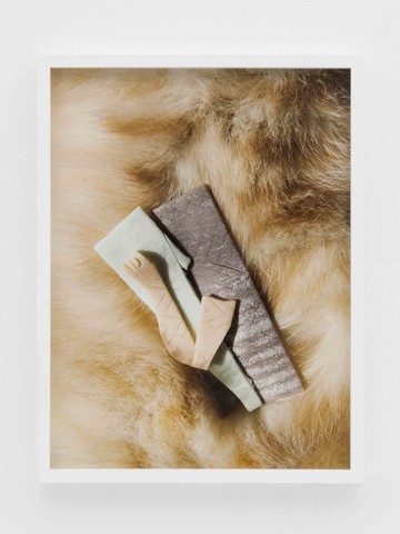 sun bath - © Paris Internationale