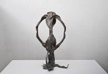 Piotr Skiba
Untitled (Mouths with no tongues), 2022
Bronze cast, natural patina, sand
Courtesy of the artist and Piktogram, Warsaw. - © Paris Internationale