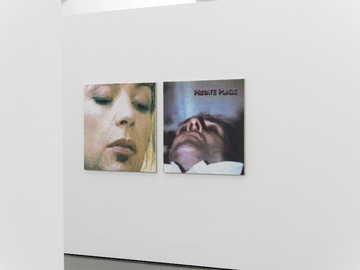 Matthias Groebel, A Change in Weather (Broadcast Material 1989-2001), installation view, Kunstverein für die Rheinlande und Westfalen, Düsseldorf, 2022 - © Paris Internationale