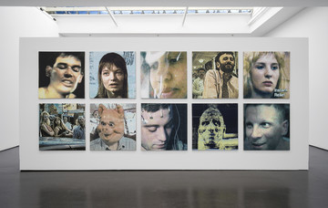 Matthias Groebel, A Change in Weather (Broadcast Material 1989-2001), installation view, Kunstverein für die Rheinlande und Westfalen, Düsseldorf, 2022 - © Paris Internationale