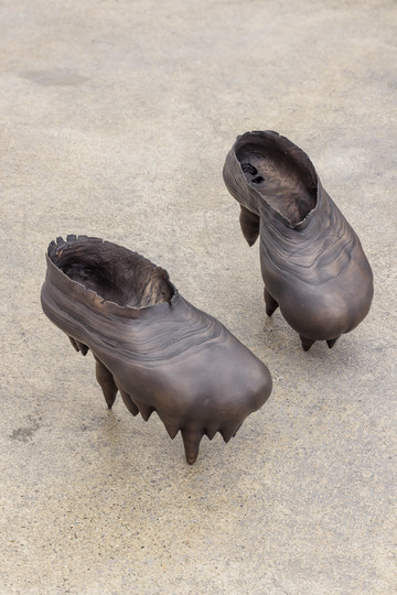 Angelika Loderer
*Counterpart (11)*, 2023
patinated bronze
19,5 x 12 x 26 cm each - © Paris Internationale