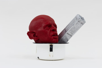 Isabelle Frances McGuire
Bouquet 3, 2024
Chamber pot, PLA plastic, enamel paint
6 1/2 x 5 x 9 in (16.5 x 12.7 x 22.9 cm) - © Paris Internationale