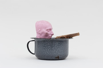 Isabelle Frances McGuire
Bouquet 5, 2024
Chamber pot, PLA plastic, imitation dirt, foam, wood filler
10 x 8 3/4 x 7 in (25.4 x 22.2 x 17.8 cm) - © Paris Internationale