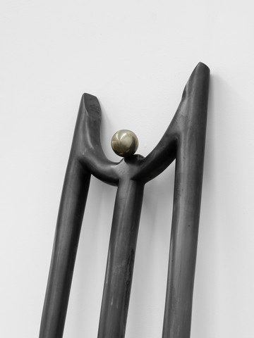 Mathilde Albouy, Les favorites (I might protect you) (I), 2024
Courtesy of the artist and Galerie Derouillon, - © &copy; Gr&eacute;gory Copitet, Paris Internationale