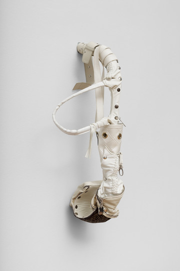 Maneuver of a Bone - © Paris Internationale