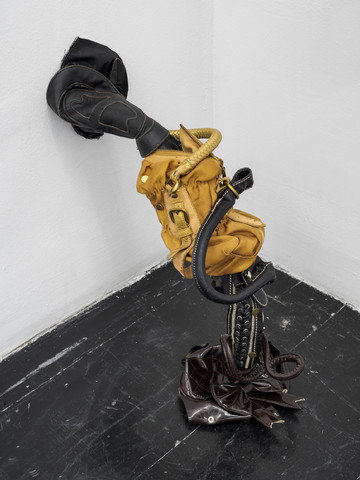 Sleepy Vertebra - © Paris Internationale