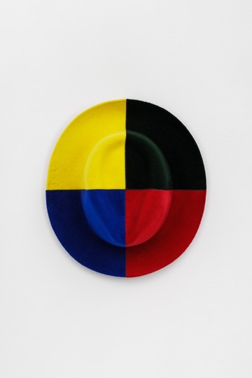 Fedora 2 - © Paris Internationale