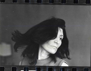 George Tourkovasilis, Untitled [Dimitris Mavrikios’ Model, Paris], Vintage silver gelatin print, 1970s, 24 x 30.5 cm - © Courtesy The George Tourkovasilis Archive and Records, Athens, Paris Internationale