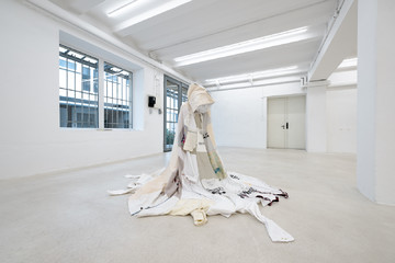 Drei Euro sechzig für eine große Tulpe - © Paris Internationale