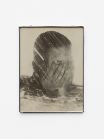 Marina Grize
Bathers 27 (Annabelle), 2023
Dye diffusion transfer print, glass, artist’s frame,
8 1/4 in x 6 1/4
21 x 16 cm - © Paris Internationale