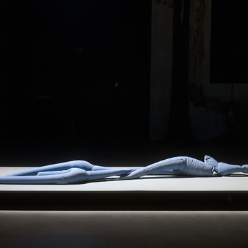 Sara Enrico, The Jumpsuit Theme, 2023. Concrete and pigment, 32 × 439 × 64 cm - © Photo by Floriana Giacinti. Courtesy of the artist and Vistamare Milano/Pescara, Paris Internationale