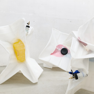 Watermelons in Easter Hayt - © Paris Internationale