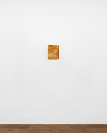Broken Column - © Paris Internationale