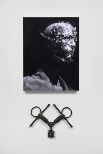 *Study in Portraiture 1 (after Temple of Love by Rick Owens)*
ZHANG Yunyao, 2025
Graphite, charcoal on felt and metal object
41 × 31 cm (Felt drawing), 19th century Tunisian saddle parts (Dimensions variable). - © Courtesy the artist and Don Gallery, Paris Internationale