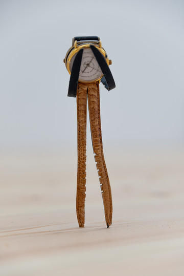 Untitled clock sculpture 2 - © Paris Internationale