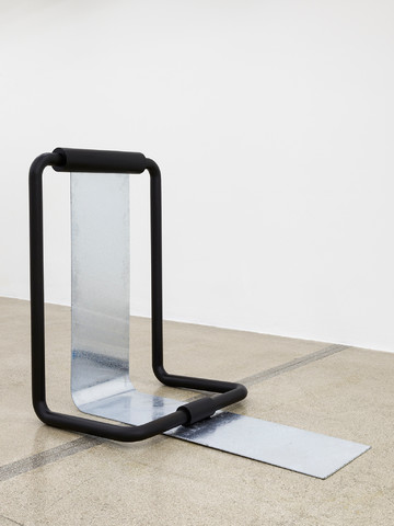 Toni Schmale, sculpture, 2017, steel - © Galerie Krinzinger, Vienna, Paris Internationale