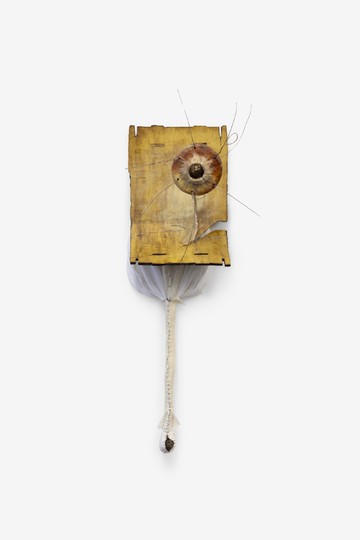 Lu Junyi
*Sundays II*, 2025
Glazed stoneware, acrylic, paint, wax, mineral wool, glass, fabric, thread, aluminium wire, walnut
82 × 24 × 30 cm - © Paris Internationale