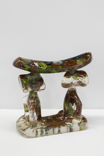 Chloé Quenum, Charlotte and François, 2025, resin, mixed media, 25 × 10 × 10 cm - © ph. Andrea Rossetti
courtesy of the artist and Martina Simeti, Milan, Paris Internationale