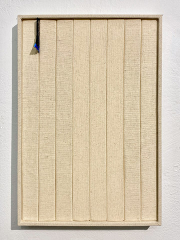 REY AKDOGAN
clip on (q), 2025
Linen, acrylic, print on paper
35 x 24 x 3 cm - © Paris Internationale