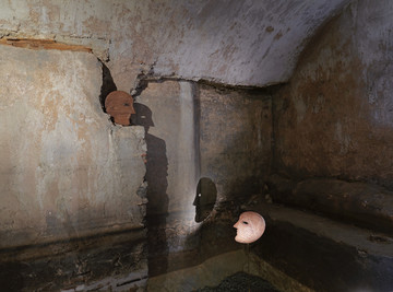 Installation view from the exhibition “Anousha Payne: Murmurations”. Photo: Hadiye Cangökçe. Courtesy of Anousha Payne and Zeyrek Çinili Hamam - © Paris Internationale