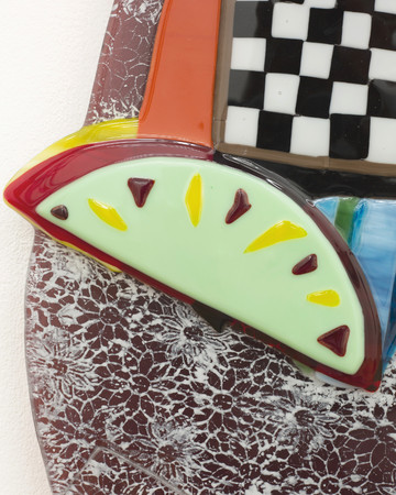 Ana Navas, Spanish lace with an orange mouth, 2024, fused glass, 108 × 64 × 2 cm, Produced at MAKE, Eindhoven, photo: Constanza Meléndez - © Courtesy of the artist and Sperling, Munich, Paris Internationale