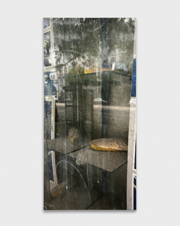 Tomek Tofilski, Kukurydza, varnished pigment print on cardboard, wood, staples, 200 x 98 cm, 2025 - © Paris Internationale