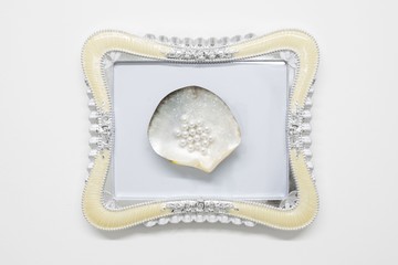 Pearls - © Paris Internationale