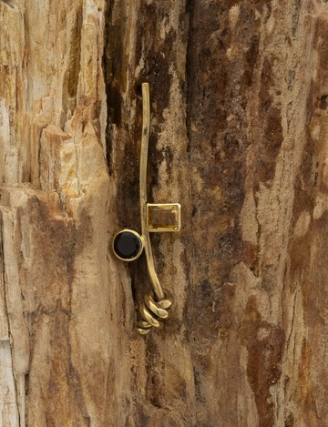 Warrior with Faux Citrine &amp; Moldavite Earring - © Paris Internationale