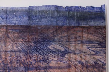 Maria VMier, Conditions and Variables Tisch Tisch Bedingungen des Arbeitens Im Gehen [cut] (detail), 2024-26, Ink, pigment, acrylic, micaceous iron oxide, and vinyl on paper, 230 × 925 cm - © Paris Internationale