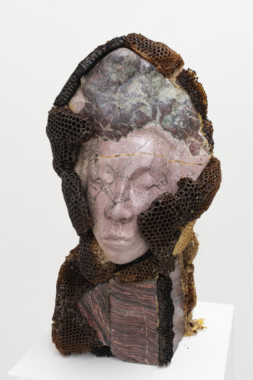 Queen Bee, 2026 - © Paris Internationale